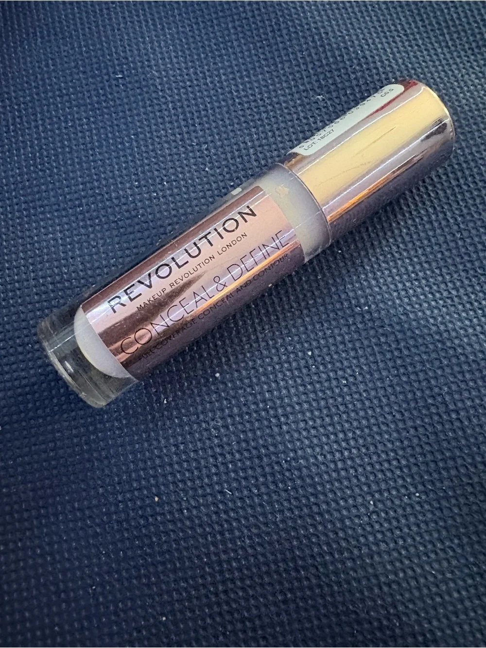 Revolution Beauty Conceal & Define Concealer in C0.5